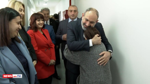 «Հիմա սենց ավելի լավ չի՞». Նիկոլ Փաշինյանն այցելել է Գյումրիի տարեցների խնամքի կենտրոն
