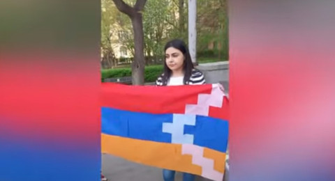 ԵՊՀ–ի շենքի դիմաց տեղադրված՝ Արցախի դրոշը հանվել է, ուսանողները նորն են տեղադրել