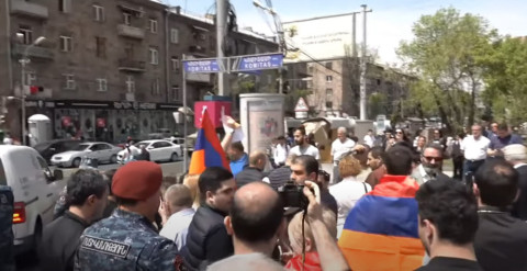 Ակցիայի մասնակիցները փակել են Կոմիտաս-Վաղարշյան փողոցը