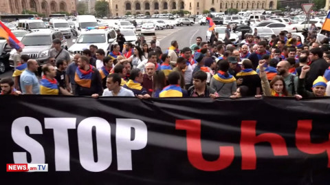 ՀՀԿ–ական ցուցարարները նստացույց են անում Տիգրան Մեծի պողոտայում