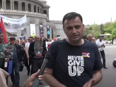 ՈՒՂԻՂ. Զոհված զինծառայողների հարազատների քայլերթը դեպի Կառավարություն