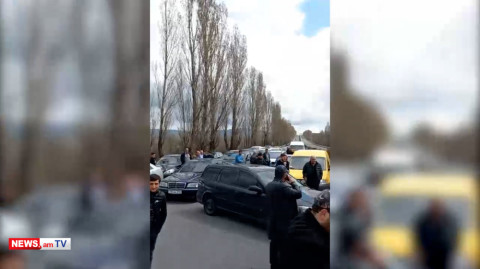 Քաղաքացիները փակել են Երեւան–Սեւան ավտոճանապարհը
