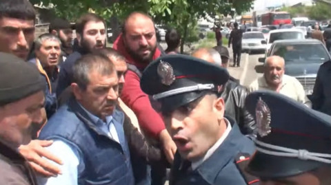«Չեմ բրդում, դուրս արի». ոստիկանը վիրավորեց ցուցարարին