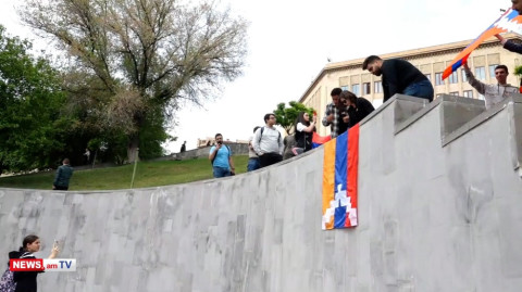 Միակ ելքն իշխանափոխությունն է. Ամերիկյան համալսարանի ուսանողների բողոքի ակցիան