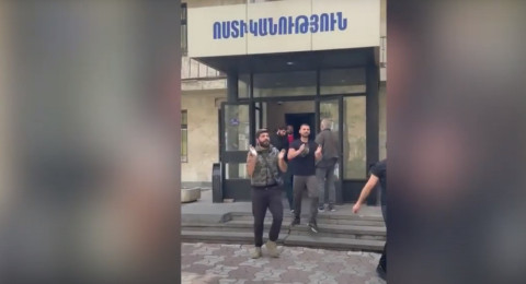 «Նիկոլ դավաճան». բերման ենթարկված ցուցարարներն ազատ արձակվեցին
