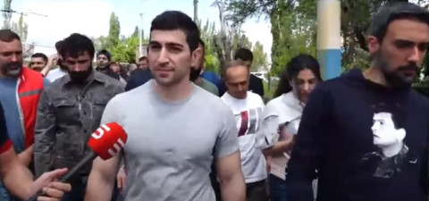 Անհեթեթություն է, ես թիկնապահ չունեմ, իմ ընկերներն են. Լեւոն Քոչարյան