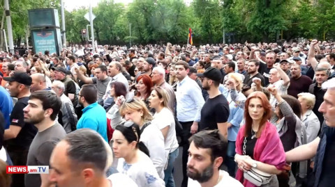 Նիկոլ դավաճան. քաղաքացիների երթը դեպի Փաշինյանի ամառանոց
