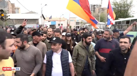 Հենց 1 րոպե ժամանակ ունեք, բացեք ճանապարհը. Իշխան Սաղաթելյանը՝ ոստիկաններին
