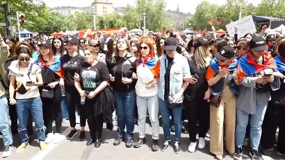 ՈՒՂԻՂ․ ԿԱՆԱՆՑ ԵՐԹԸ ՖՐԱՆՍԻԱՅԻ ՀՐԱՊԱՐԱԿԻՑ
