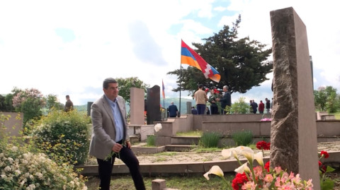 Արցախի նախագահը ծաղիկներ է խոնարհել Անհայտ զինվորի հուշարձանին