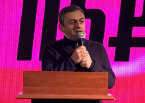 Իշխան Սաղաթելյանը Ֆրանսիայի հրապարակից դիմեց դեսպաններին եւ միջազգային կառույցներին