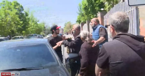«Հեսա կջարդեմ ավտոդ, հետ գնա». զոհվածների ծնողների և վարորդներիի միջև իրավիճակը լարվեց