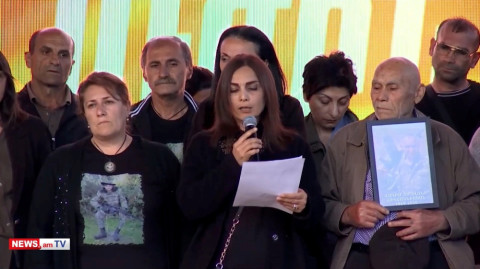 Փաշինյանին մեղադրել պետական դավաճանության մեջ. զոհվածների ծնողների պահանջը Ֆրանսիայի հրապարակից