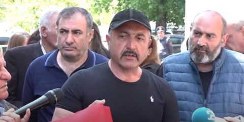 Երբ Ոստիկանության Արաբկիրի բաժին մտա, խնդրեցին Արցախի դրոշը ուսերիցս հանել. զոհվածի հարազատ
