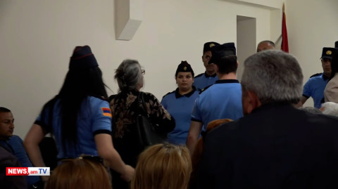 «Թուրք ես դու». նիստերի դահլիճում իրավիճակը լարվեց. զոհվածների ծնողները պնդում են չհետաձգել նիստը