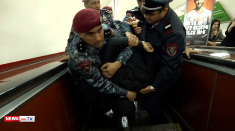 Armenian police apprehend protesters who paralyzed subway work