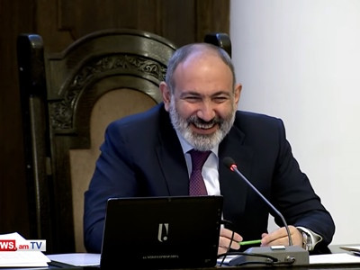 Պարոն Քյարամյան, էս նոր գործառույթներ կա՞ն. ուրախ տրամադրություն կառավարության նիստին