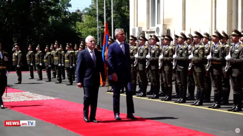 Բաղրամյան 26–ում Վահագն Խաչատուրյանը դիմավորում է Չեռնոգորիայի նախագահին