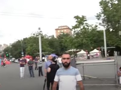 ՈւՂԻՂ. Երիտասարդների բողոքի ակցիան Ֆրանսիայի հրապարակում` ընդդեմ քաղաքական բռնաճնշումների