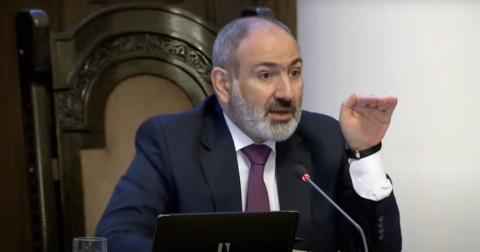 Ինչի՞ պիտի որակի պրոբլեմ լինի, պաշտոնյայի կաշա՞ռք են տվել, ատկա՞տ են տվել. Փաշինյանը բարկացավ