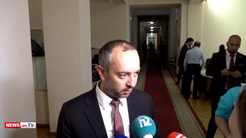 Էդուարդ Աղաջանյանն անպատասխան թողեց Բերձորի ճանապարհը հանձնելու մասին հարցը