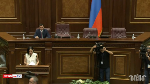 Հակոբ Արշակյանը Ծովինար Վարդանյանին դիմեց «պարոն»–ով
