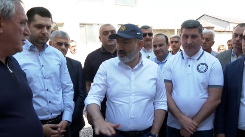 «Ինչի՞ պիտի ես գամ, էս հարցերի հետ առնչվեմ. արա՛գ արեք». Նիկոլ Փաշինյանը Պտղունքում էր