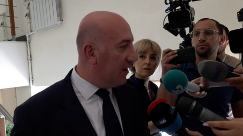 Չի բացառվում՝ այլ վայրերում եւս հնչեն կրակոցներ. ՊՆ փոխնախարարը հրաժարվեց հարցերի պատասխանել
