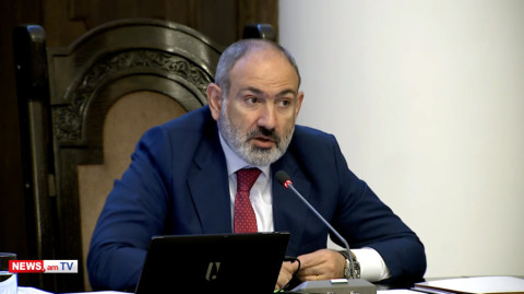 Գերբեռնված մեքենաները ճանապարհն են ջարդում, հետո՝ իրենց․ Նիկոլ Փաշինյան