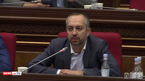 Ինչո՞ւ նախագիծը չի քննարկվել արտաքին հարաբերությունների հանձնաժողովում. Աղաջանյանը՝ ԱԳ փոխնախարարին