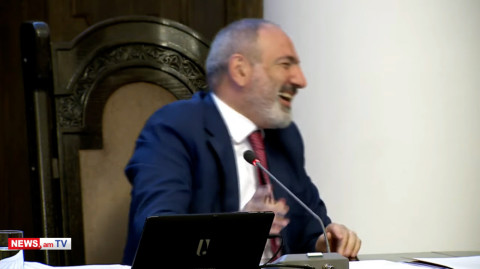 Նիկոլ Փաշինյանի անզուսպ ծիծաղը Կառավարության նիստում