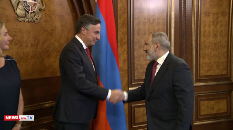 Փաշինյանը հանդիպել է Եվրոպական խորհրդարանի արտաքին հարցերով հանձնաժողովի նախագահի հետ