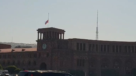 Հայաստանում սգո օր է. պետական կառույցների դրոշներն իջեցվել են