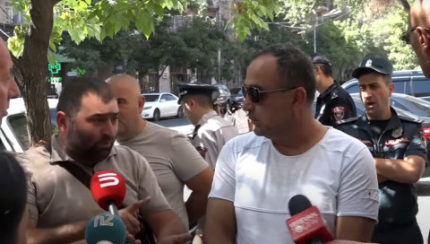 Ավտոյի գործ անողների հաշվին ա էսքան տուրիստ գալիս Հայաստան, մնում, փող ծախսում. ցուցարար