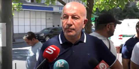 10 հազար դոլարանոց ավտոն դարձրել են 15 հազար եւ մաքսազերծման համար 30 տոկոս են գանձում. ավտոներկրող