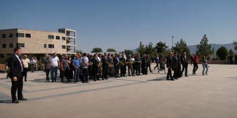 Արայիկ Հարությունյանը, Բակո Սահակյանը, Վիտալի Բալասանյանն այցելել են Ստեփանակերտի հուշահամալիր