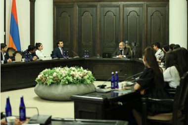 Վարչապետը հյուրընկալել է ԱԺ «Ամառային դպրոց» ծրագրի մասնակիցներին