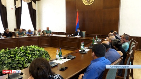 Արայիկ Հարությունյանն ընդունել է զոհված զինծառայողների հարազատներին