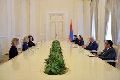 Մենք շատ արդյունավետ համագործակցություն ենք ունեցել․ ՀՀ նախագահն ասել է ՀԲ փոխնախագահին