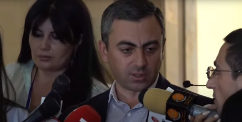 1 սեղանի շուրջ պետք է հավաքվեն նախկին նախագահները, պաշտպանության նախարարները, կաթողիկոսը. Սաղաթելյան