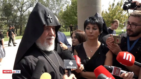 Նախկին նախագահների հետ հանդիպելո՞ւ եք. Գարեգին Բ–ն անպատասխան թողեց բոլոր հարցերը