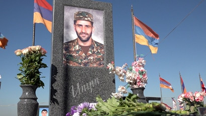 Սուրենը վիրավոր վիճակում զինվորներին մենակ չի թողել ու մինչև վերջ կռվել է