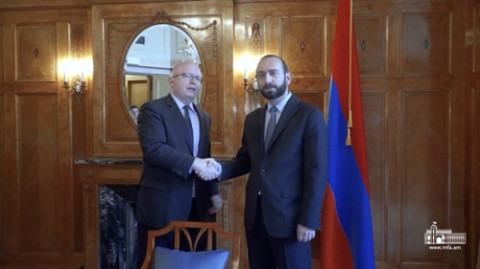 Արարատ Միրզոյանի հանդիպումը Ֆիլիպ Ռիքերի հետ