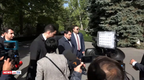 Պապիկյանն անպատասխան թողեց ադրբեջանական ագրեսիայի հետեւանքով 50 դիրք կորցնելու մասին հարցը