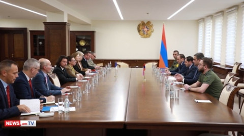 Սուրեն Պապիկյանի հանդիպումը Ֆրանսիայի պատվիրակության հետ