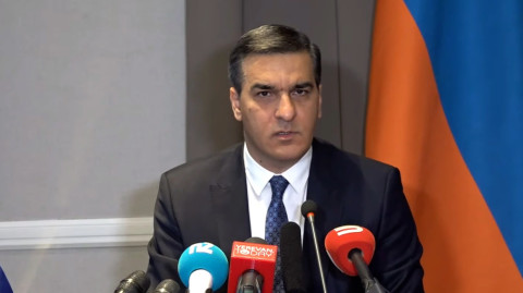 Խաղաղության են պատրաստվո՞ւմ, միայն Ներքին Հանդում ադրբեջանական 10 զինված դիրք կա. Արման Թաթոյան