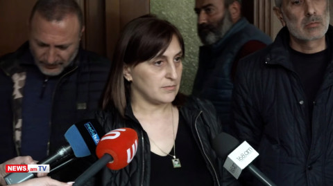 Կարմիրբերետավորներին նույնականացնելը հայոց հարց են դարձրել. զոհվածների ծնողները ՔԿ–ի դիմաց են
