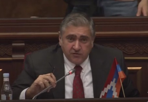 Փող չկա՞՝ դրա համար ենք պարտք վերցնում, թե ի վերջո փող շատ կա՞. Խաչատրյանը՝ Ֆինանսների փոխնախարարին
