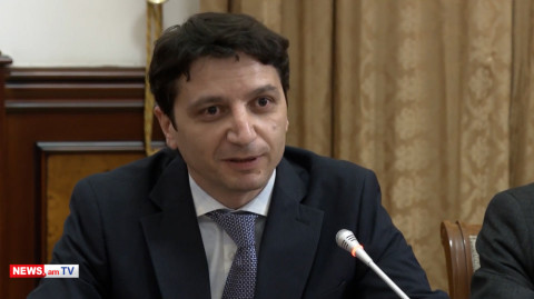 Վարչապետը Ֆինանսների նախարարության աշխատակազմին է ներկայացրել նորանշանակ նախարար Վահե Հովհաննիսյանին