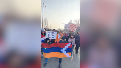 «Путин, держи слово». արցախցիները երթով շարժվում են դեպի օդանավակայան